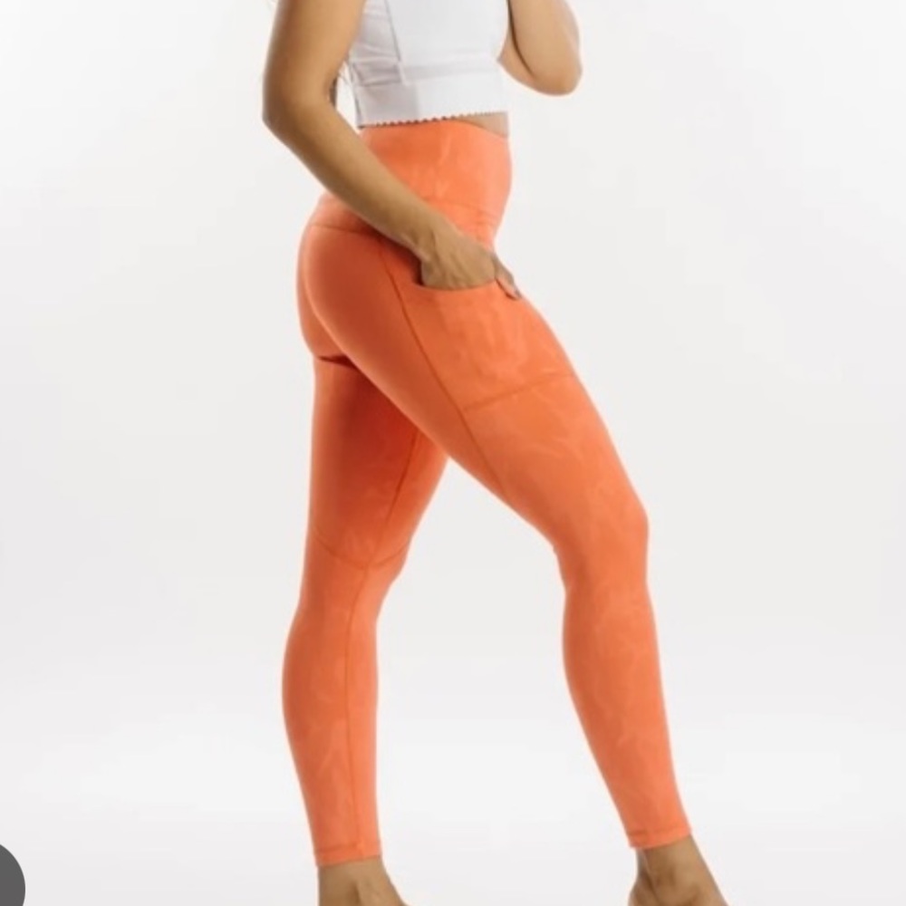 Zyia Tangerine Cream Light n Tight legging